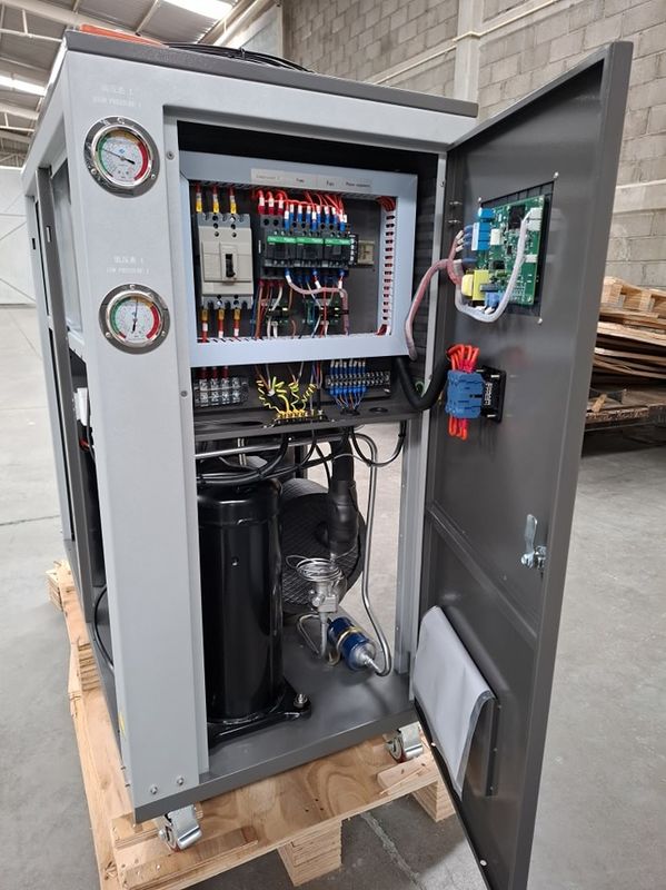 Βιομηχανικό ψυγείο νερού 5HP Επεξεργασία πλαστικών 5RT ψυγείο με ψύξη αέρα για φαρμακευτική ψύξη χημικών Συμπιεστή σωλήνων χαλκού